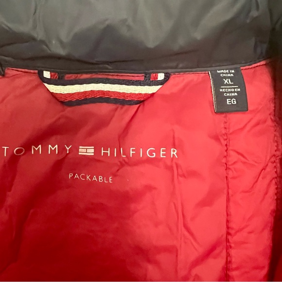 TOMMY HILFIGER PUFFET PACKABLE CONSTRUCTION JACKET in NAVY - Picture 10 of 16